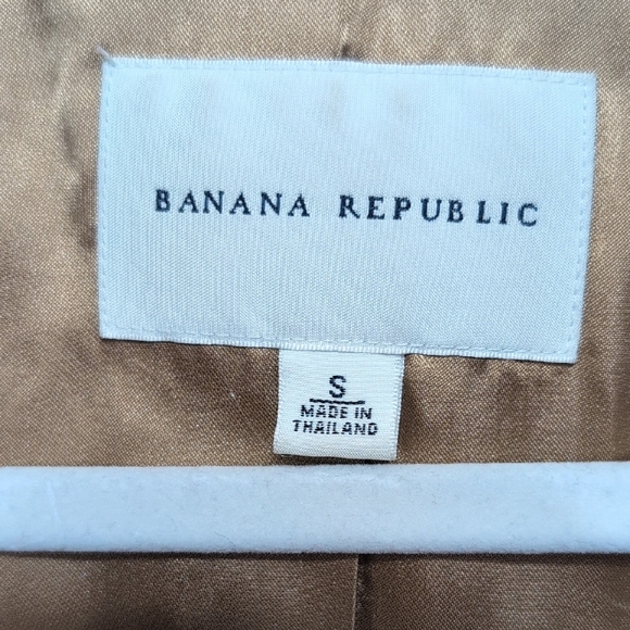 Banana Republic Women's Tan Trench Coat - Picture 2 of 10
